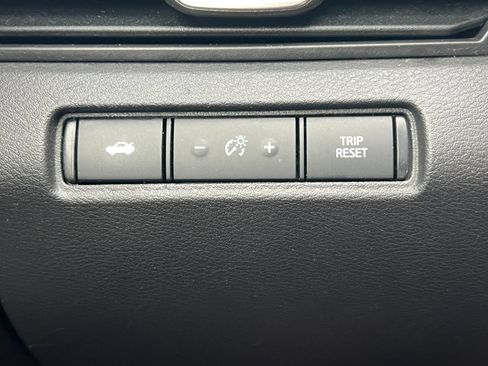 Used 2024 Nissan Altima 2.5 SV FWD image 16