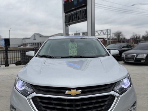 Used 2018 Chevrolet Equinox LT image 2