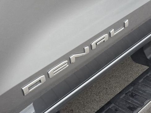 Used 2024 GMC Canyon Denali AWD/4WD image 12