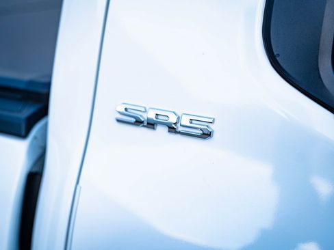 Used 2025 Toyota Tacoma SR5 image 9