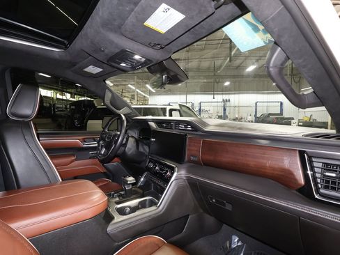 Used 2024 GMC Sierra 1500 Denali Ultimate AWD/4WD image 30