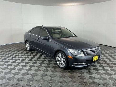 Used 2014 Mercedes-Benz C 300 4MATIC Sedan image 3