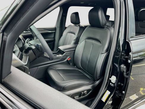 Certified 2025 Jeep Grand Cherokee L Limited w/ Black Appearance Package RWD image 21