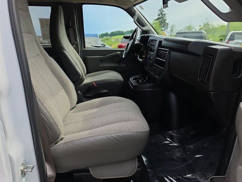 Certified 2025 Chevrolet Express 3500 LT w/ LT Preferred Equipment Group RWD image 27