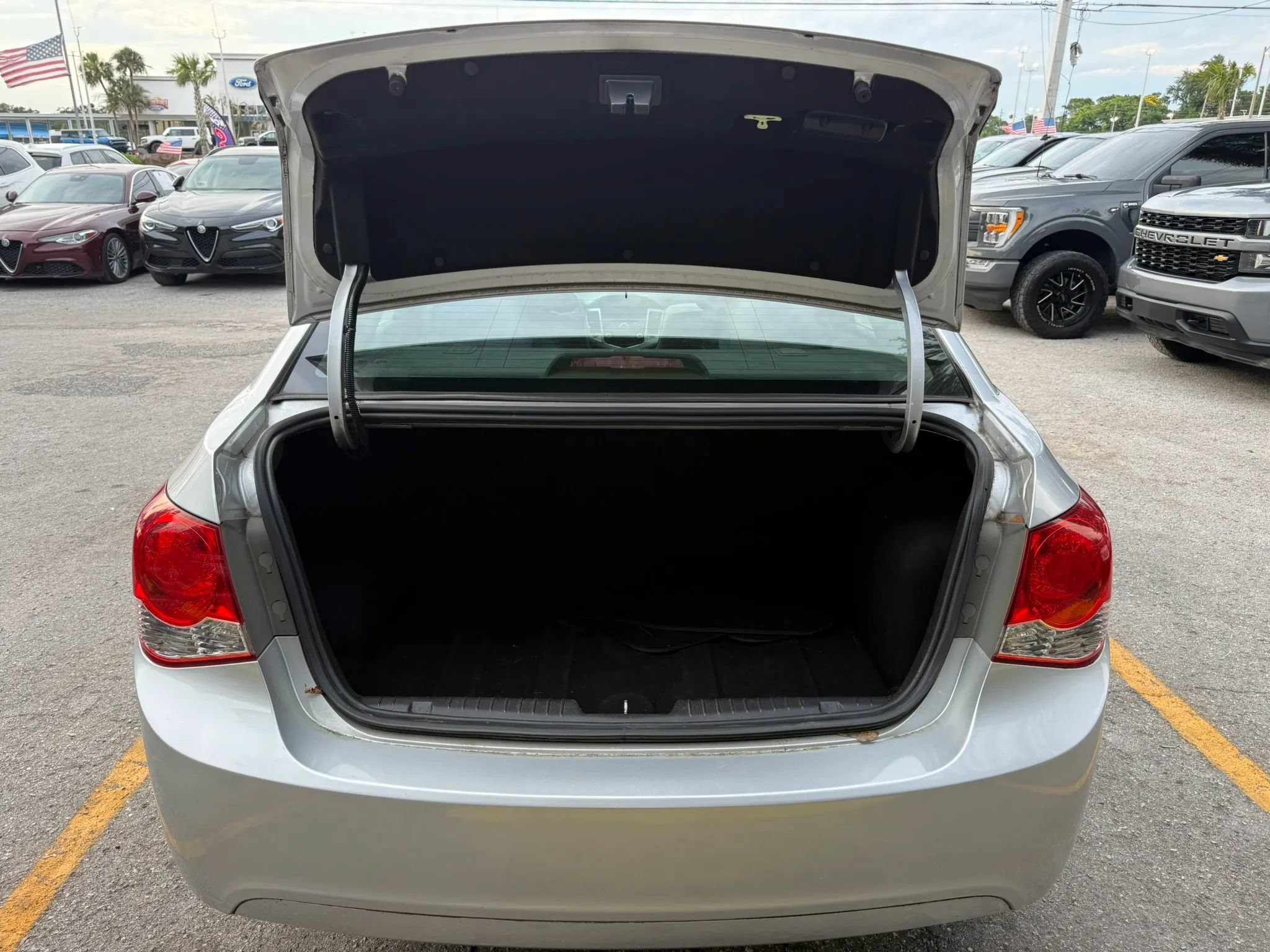 Used 2012 Chevrolet Cruze LS w/ Connectivity Package FWD image 17