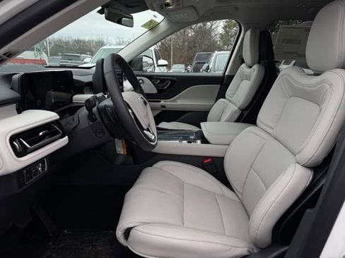 New 2026 Lincoln Aviator Reserve image 16
