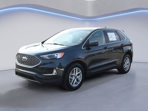 Certified 2024 Ford Edge SEL w/ Convenience Package AWD/4WD image 2