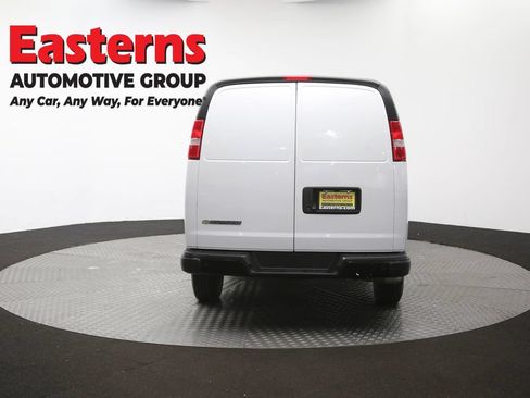 Used 2020 Chevrolet Express 3500 w/ Driver Convenience Package RWD image 34