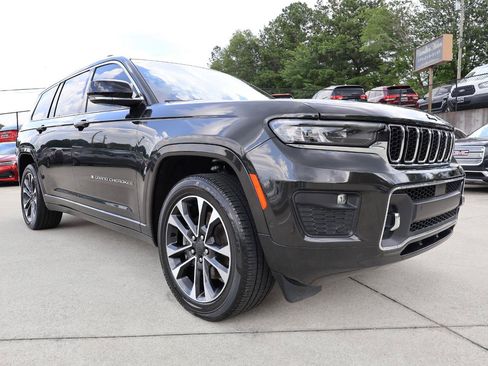 Used 2022 Jeep Grand Cherokee L Overland w/ Luxury Tech Group IV AWD/4WD image 9