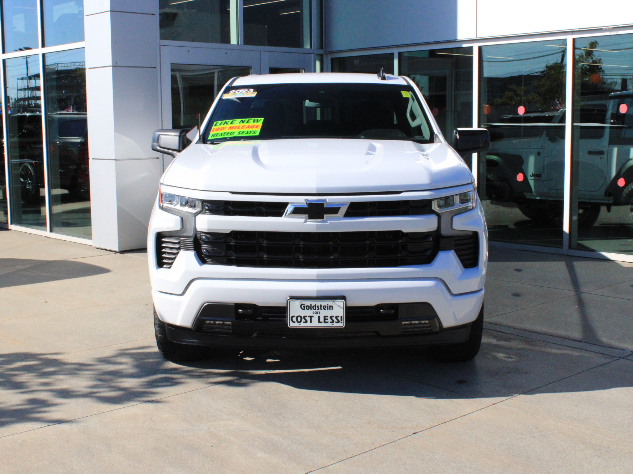 Used 2023 Chevrolet Silverado 1500 RST w/ Convenience Package II AWD/4WD image 2