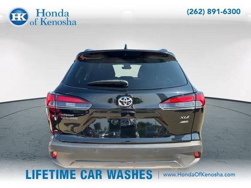 Used 2022 Toyota Corolla Cross XLE w/ Convenience Package image 5