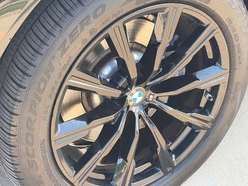 Used 2021 BMW X6 sDrive40i w/ Executive Package image 11