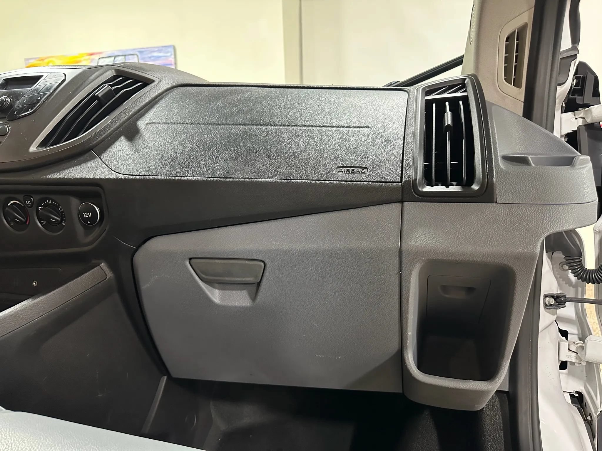Used 2015 Ford Transit 250 148 Medium Roof RWD image 32