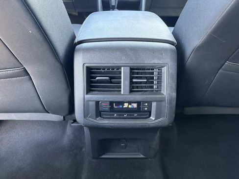 Used 2023 Volkswagen Atlas SE FWD image 21
