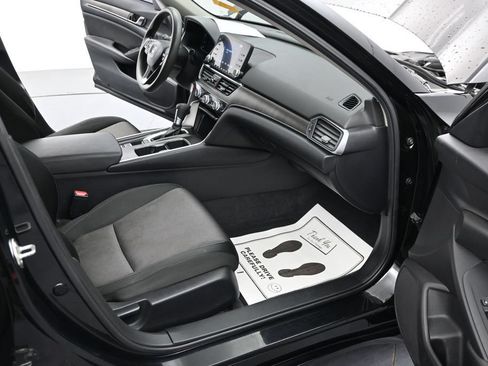 Used 2020 Honda Accord LX image 17