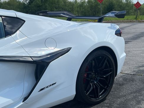 Used 2025 Chevrolet Corvette Z06 w/ Z07 Performance Package RWD image 10