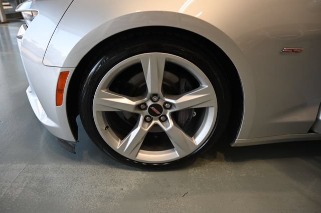 Used 2017 Chevrolet Camaro SS RWD image 34