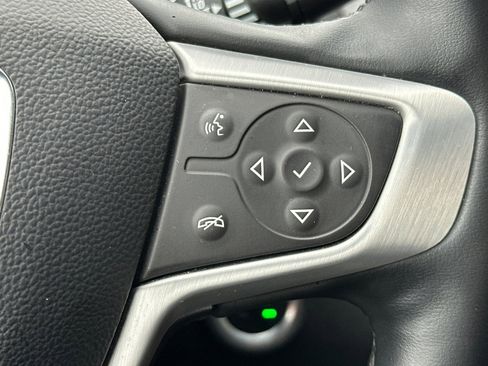 Used 2024 GMC Terrain SLT image 28