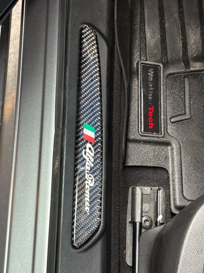 Used 2019 Alfa Romeo Giulia AWD image 36