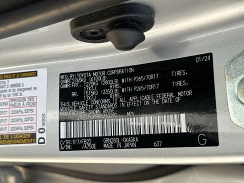 Used 2024 Toyota 4Runner SR5 RWD image 32