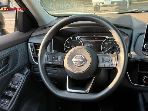 Used 2023 Nissan Rogue S AWD/4WD image 16