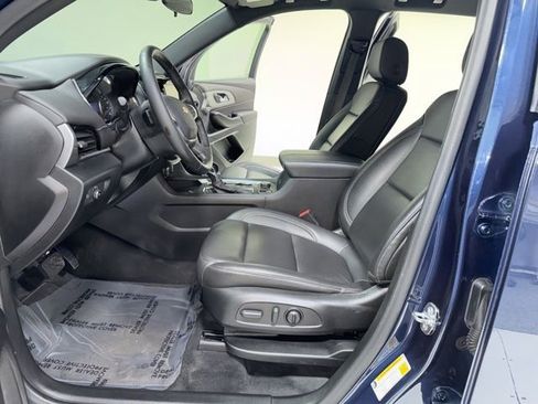Used 2023 Chevrolet Traverse LT image 14