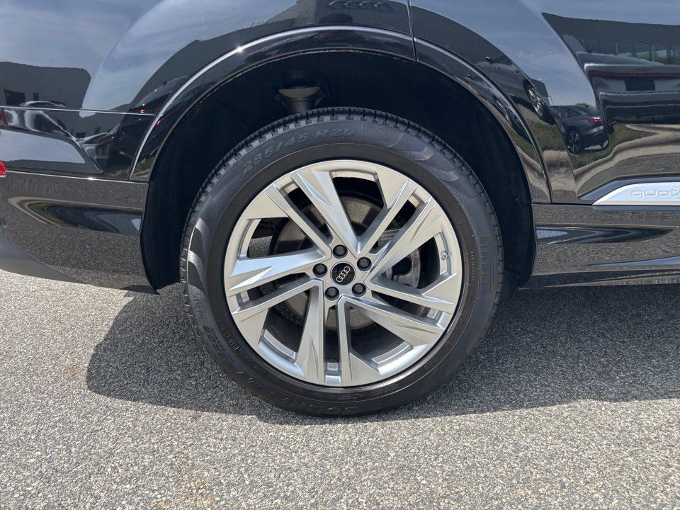 Used 2023 Audi Q7 3.0T Premium Plus w/ Premium Plus Package AWD/4WD image 23