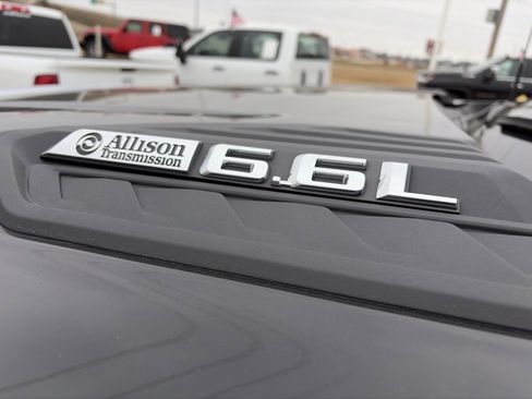 Used 2024 Chevrolet Silverado 2500 LTZ w/ LTZ Convenience Package image 10