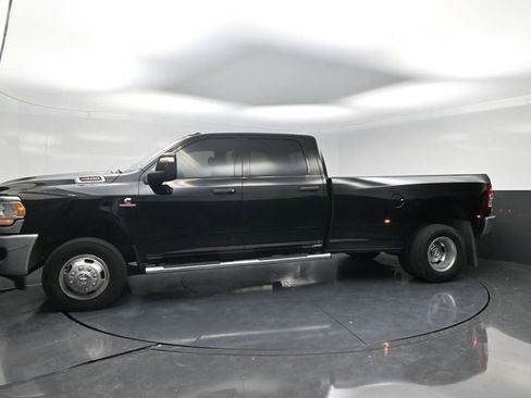 Used 2024 RAM 3500 Tradesman w/ Chrome Appearance Group AWD/4WD image 5