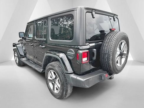 Used 2021 Jeep Wrangler Unlimited Sahara AWD/4WD image 5