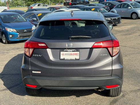 Used 2018 Honda HR-V EX image 8