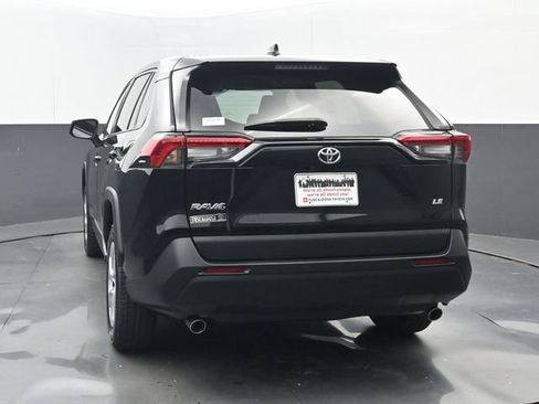 Used 2023 Toyota RAV4 LE FWD image 19