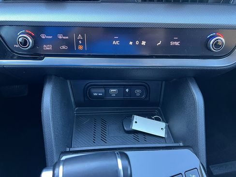 Used 2023 Kia Sportage SX image 27