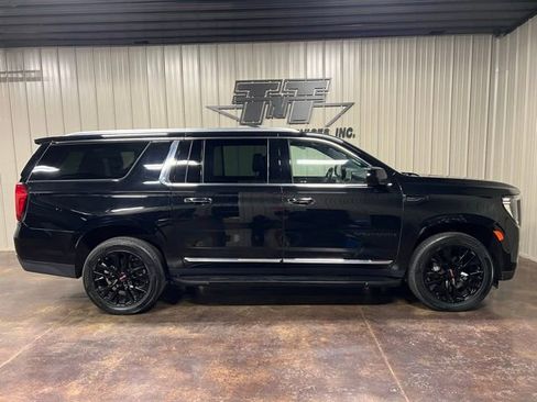 Used 2023 GMC Yukon XL SLT image 7