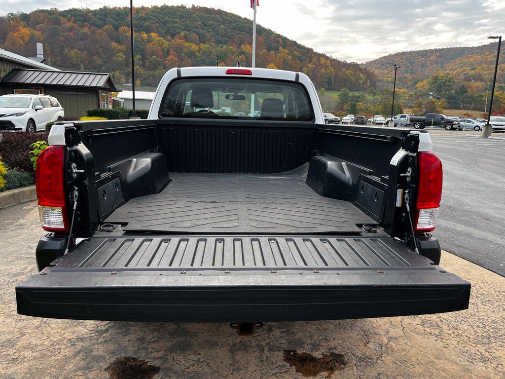 Used 2017 Toyota Tacoma SR AWD/4WD image 22