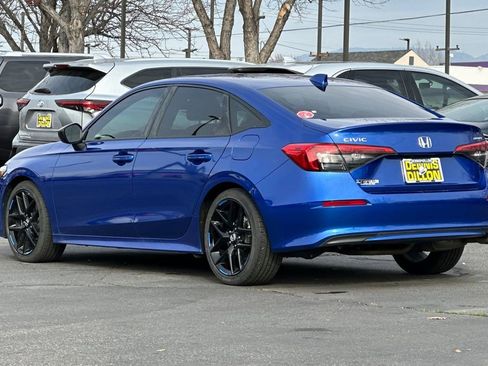 Used 2023 Honda Civic Sport image 6