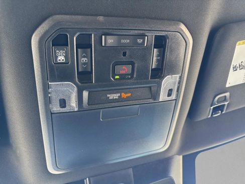 Used 2025 Toyota Tundra Limited image 27