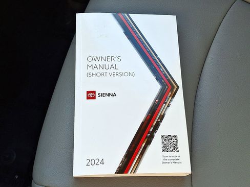Used 2024 Toyota Sienna XLE image 26