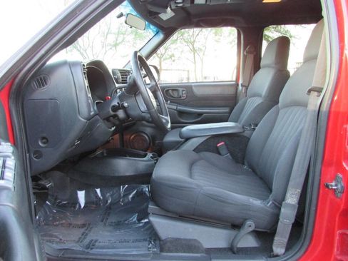 Used 2003 Chevrolet Blazer LS w/ Preferred Equipment Group AWD/4WD image 19