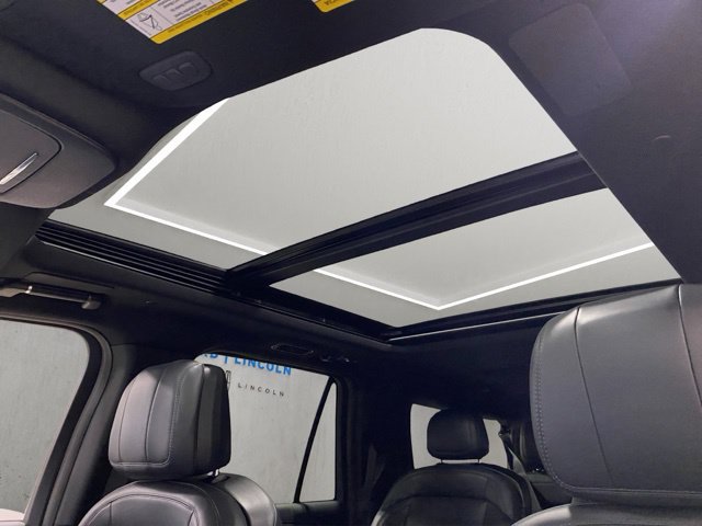 New 2027 Lincoln Navigator L Reserve w/ Jet Appearance Package AWD/4WD image 3