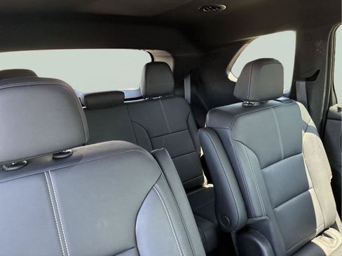 Used 2025 GMC Acadia Elevation w/ Elevation Premium Package AWD/4WD image 51