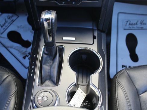 Used 2017 Ford Explorer XLT w/ Equipment Group 202A image 25