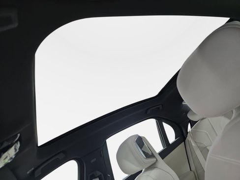 Used 2025 BMW 760i xDrive 760i xDrive w/ Premium Package image 28