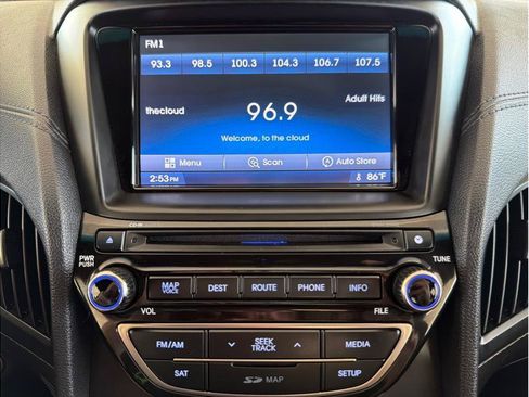Used 2014 Hyundai Genesis 3.8 RWD image 19