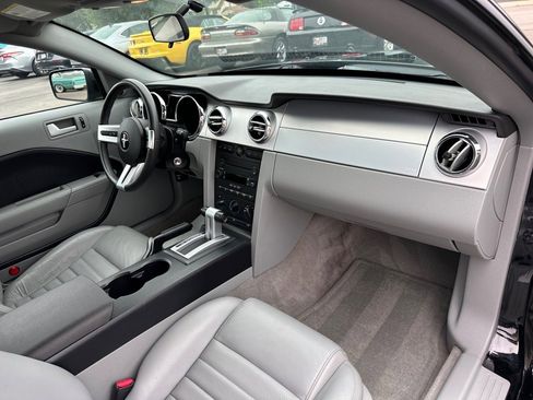 Used 2006 Ford Mustang GT image 26