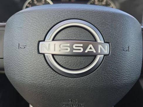 Used 2025 Nissan Rogue SV image 5