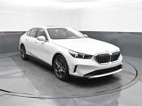 New 2026 BMW 530i w/ Premium Package image 22