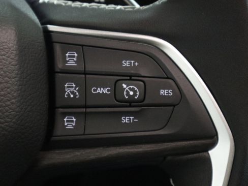 New 2025 Jeep Grand Cherokee Limited w/ Luxury Tech Group II AWD/4WD image 28