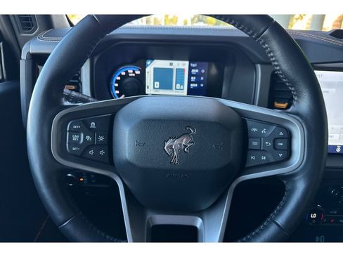 Used 2024 Ford Bronco Badlands image 24