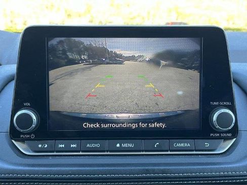 Certified 2023 Nissan Rogue SV image 3